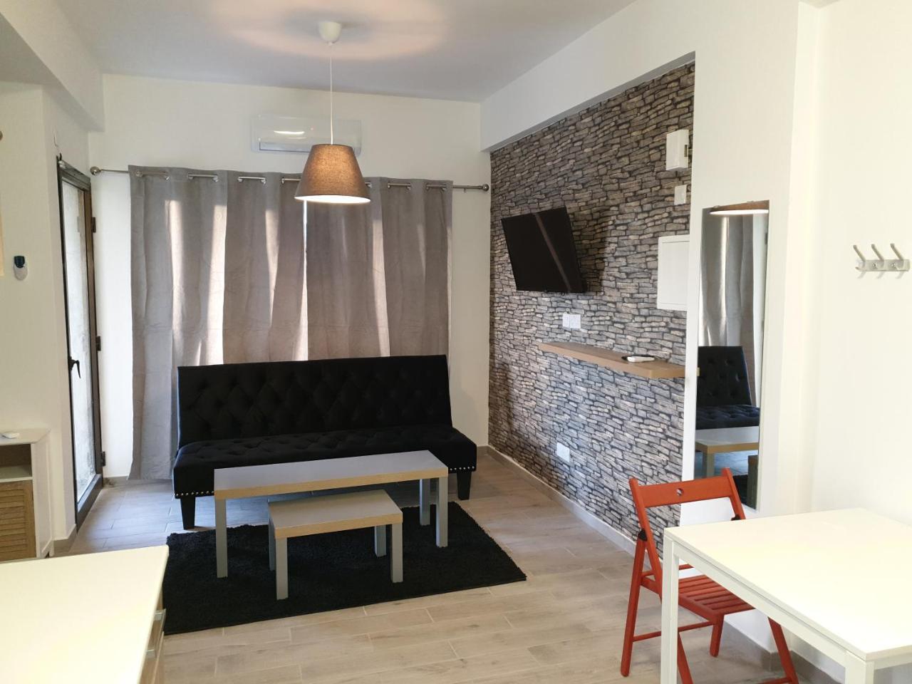 Mylos Court Apartments Limassol Luaran gambar